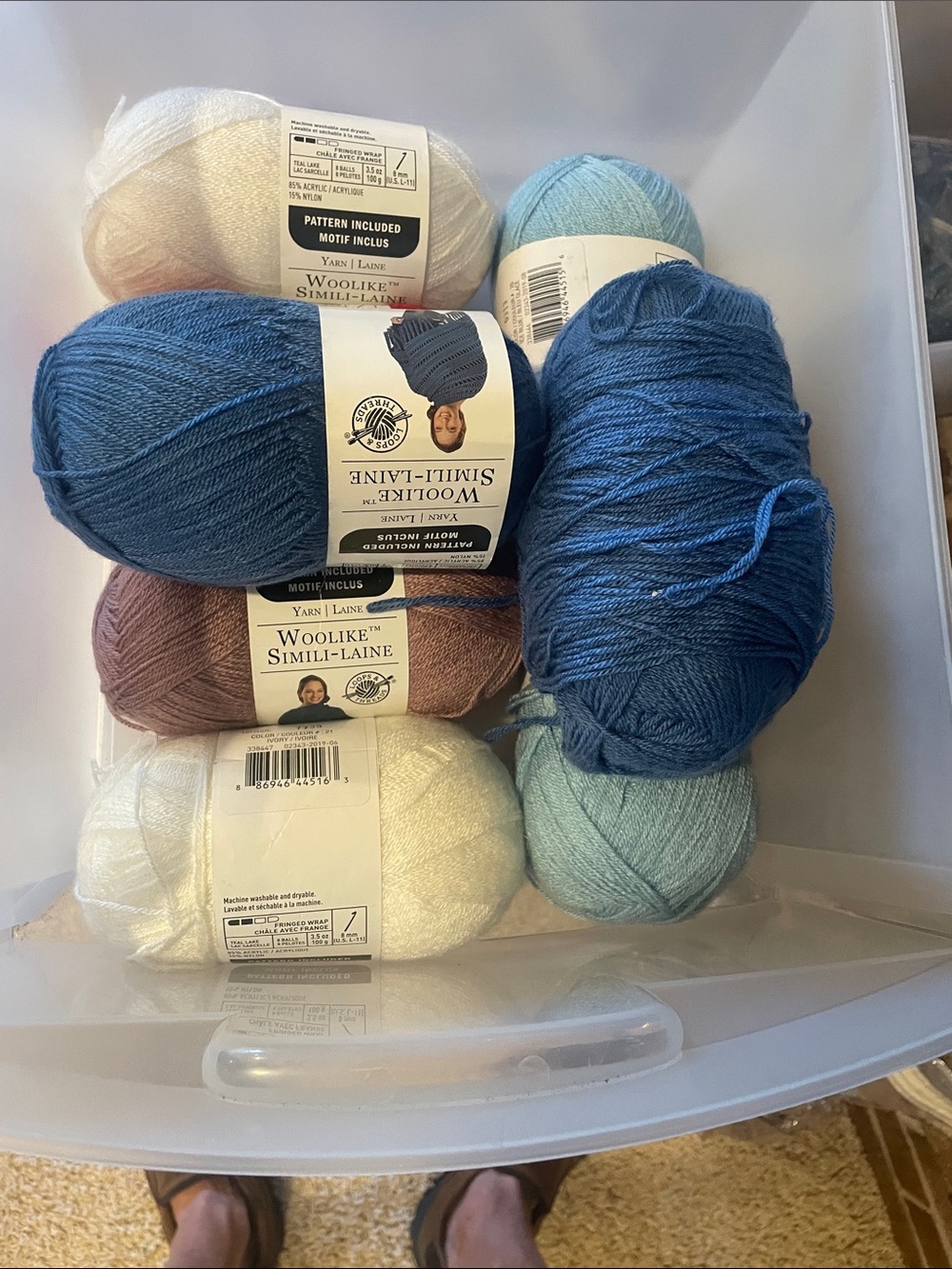 Multi-Color Yarn Pack - Blue, Red, White, Pink, Light Blue 8 Skeins